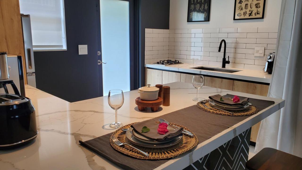 מיאמי Casa Cuba In Little Havana, Brickell, Calle 8 And 10 Minutes To The Beach Free Parking מראה חיצוני תמונה