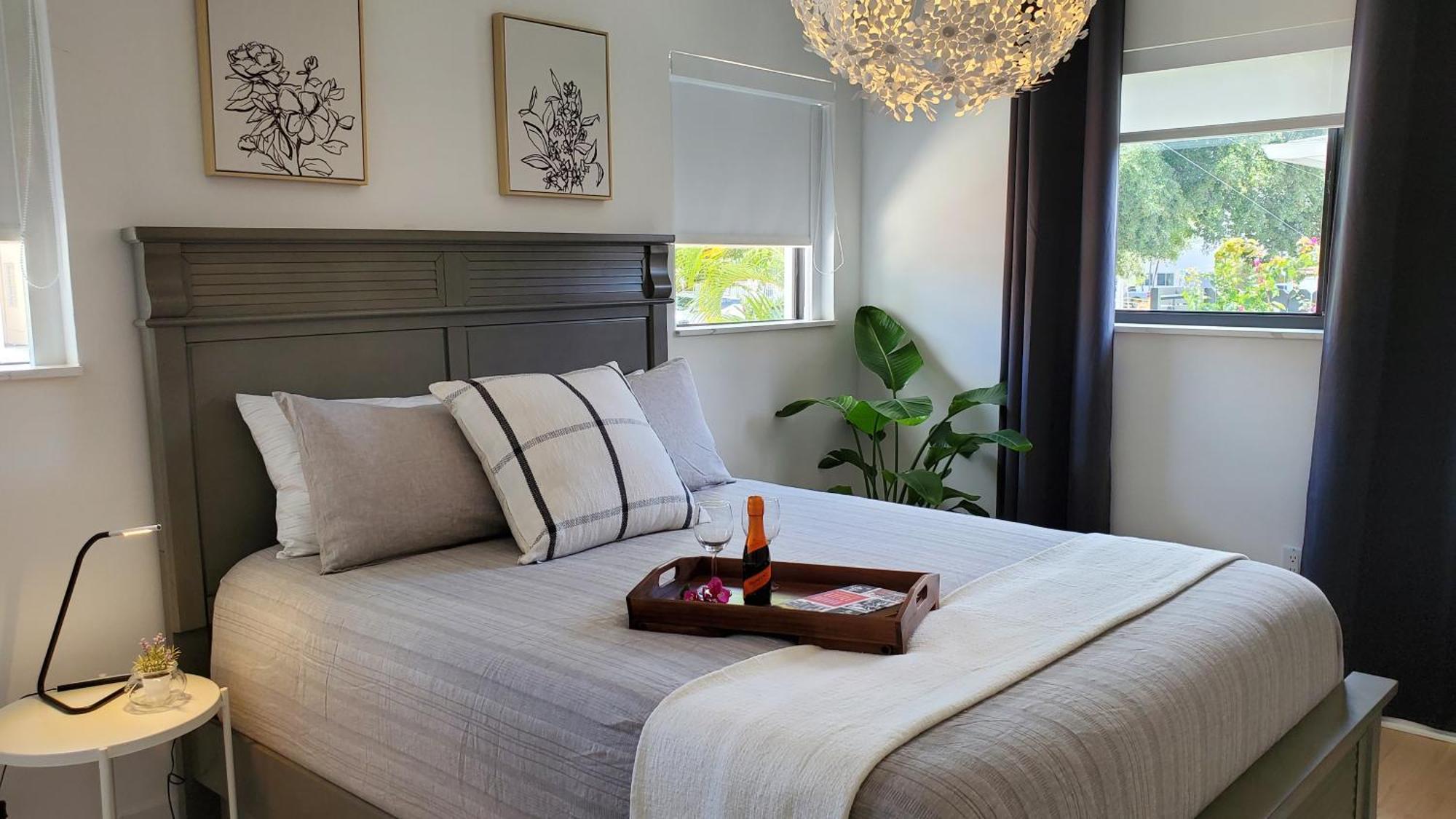 מיאמי Casa Cuba In Little Havana, Brickell, Calle 8 And 10 Minutes To The Beach Free Parking מראה חיצוני תמונה